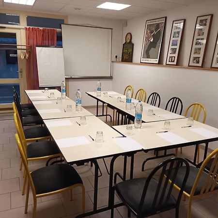 Avesnelles Logis Hotel - Les Paturelles מראה חיצוני תמונה