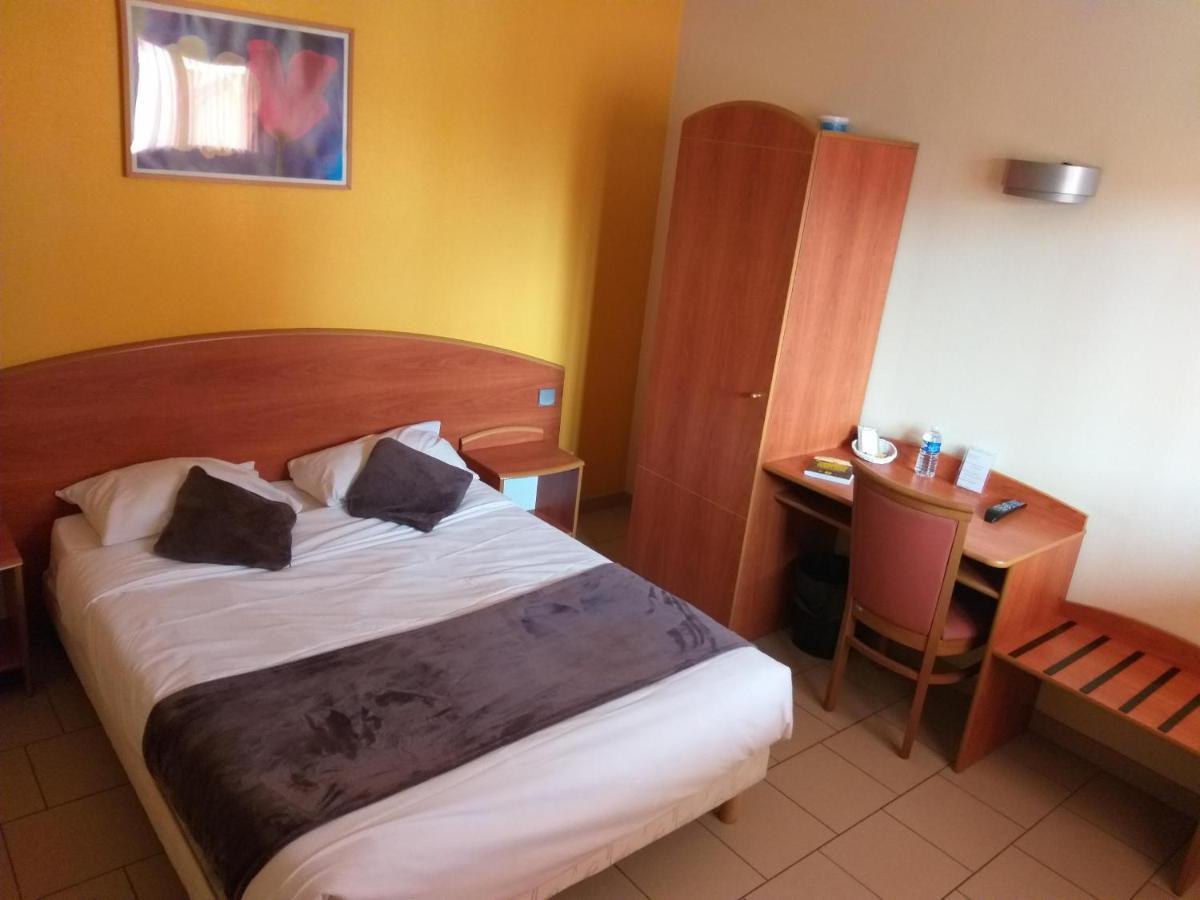 Avesnelles Logis Hotel - Les Paturelles מראה חיצוני תמונה
