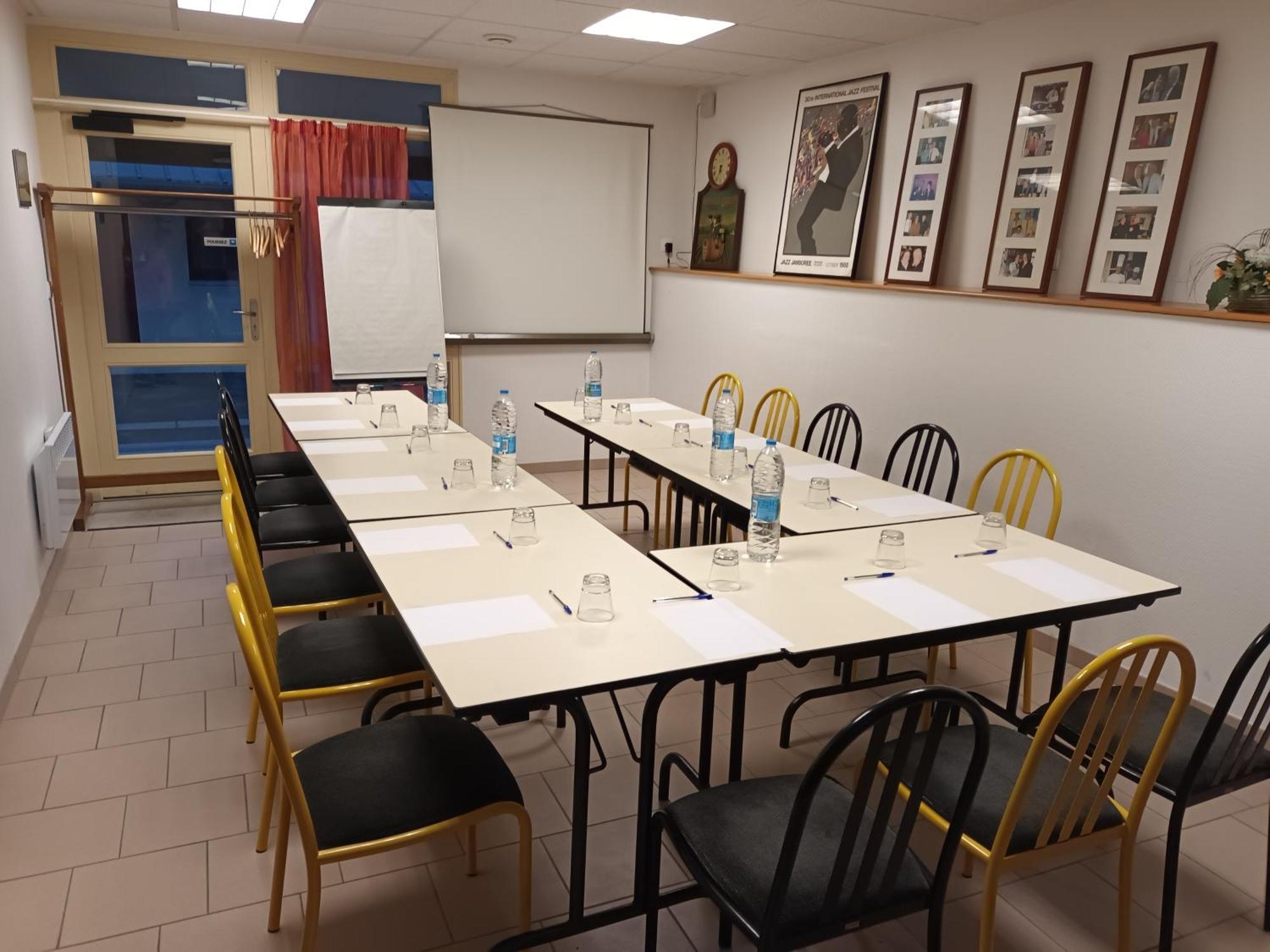 Avesnelles Logis Hotel - Les Paturelles מראה חיצוני תמונה