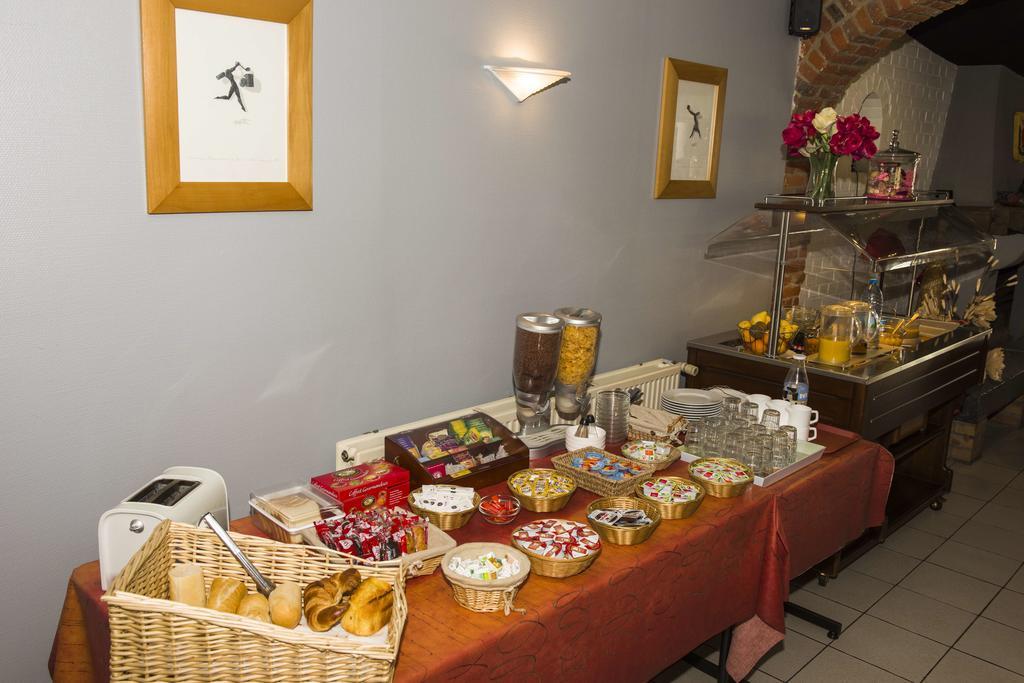 Avesnelles Logis Hotel - Les Paturelles מראה חיצוני תמונה