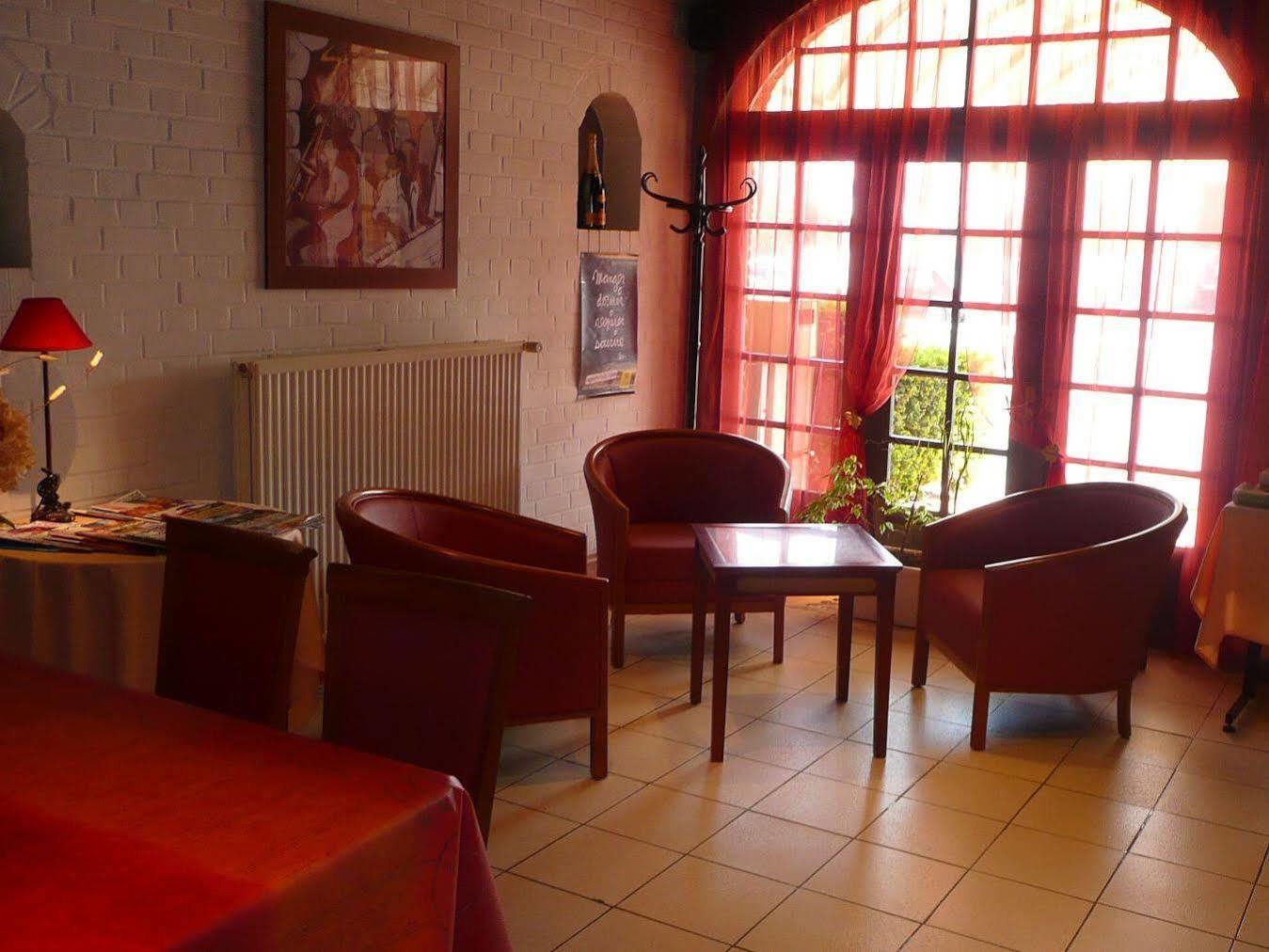 Avesnelles Logis Hotel - Les Paturelles מראה חיצוני תמונה