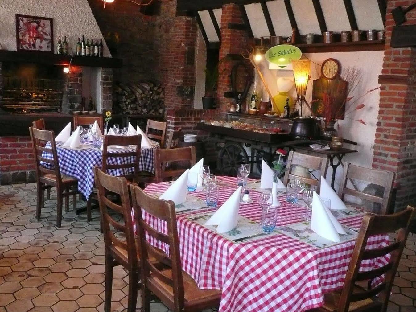 Avesnelles Logis Hotel - Les Paturelles מראה חיצוני תמונה