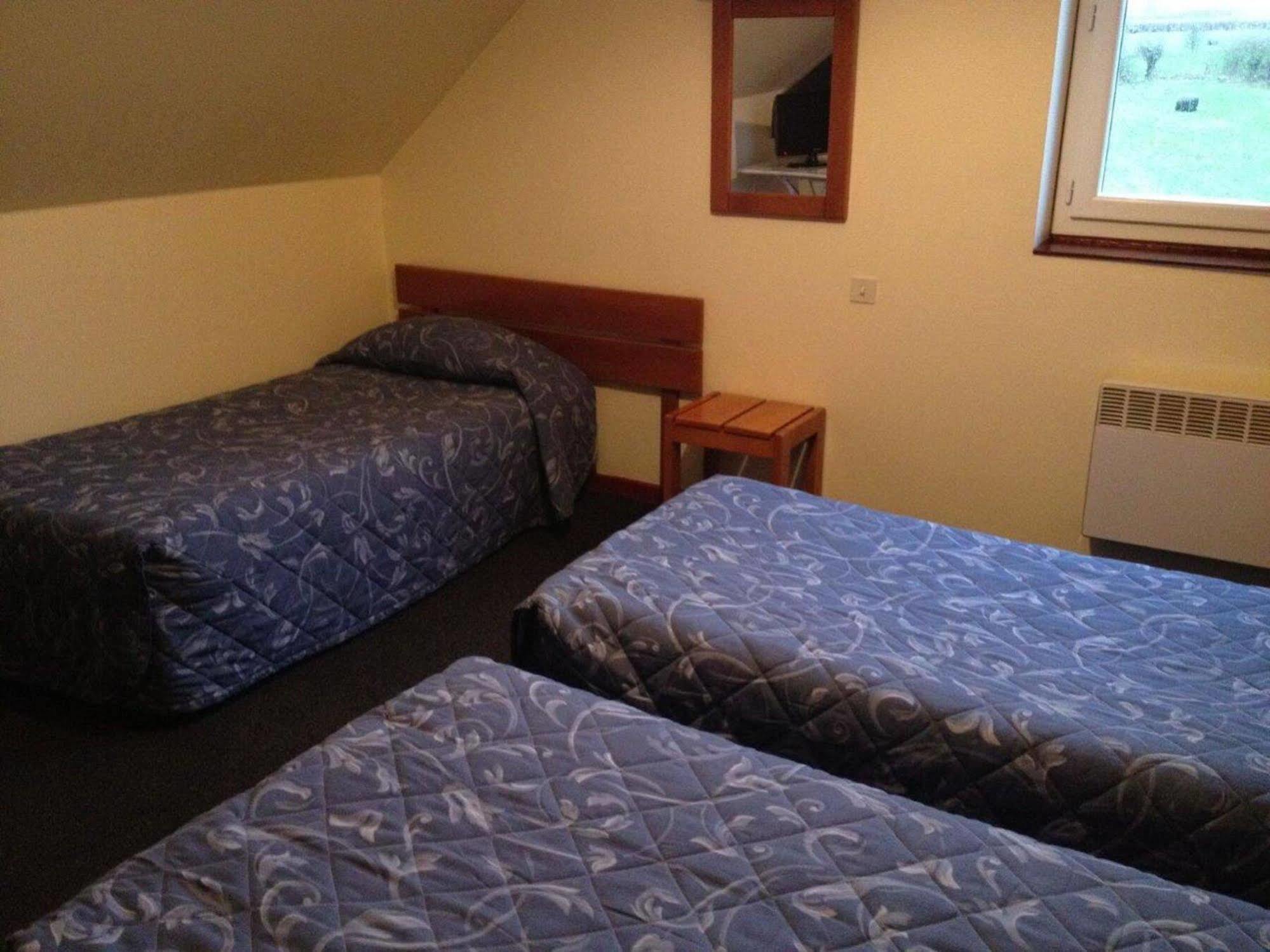 Avesnelles Logis Hotel - Les Paturelles מראה חיצוני תמונה