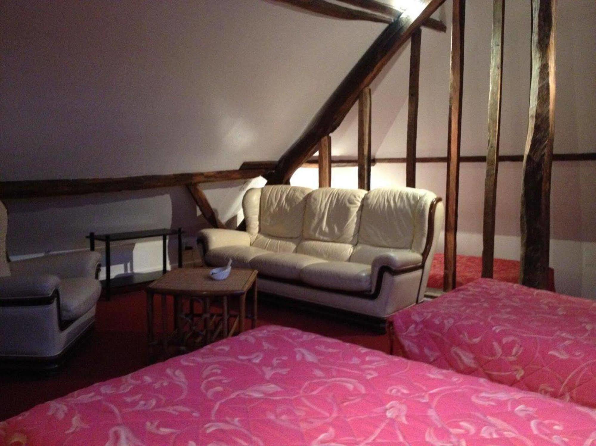 Avesnelles Logis Hotel - Les Paturelles מראה חיצוני תמונה